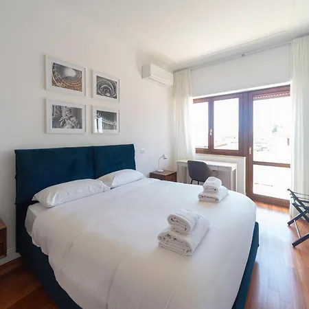 Apartament Cardinal Mistrangelo - Next To The Metro Station, Large And Comfortable Penthouse With Terrace Rzym