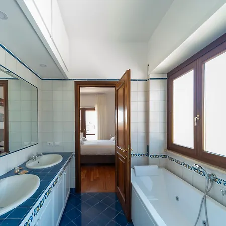 Cardinal Mistrangelo - Next To The Metro Station, Large And Comfortable Penthouse With Terrace Rzym