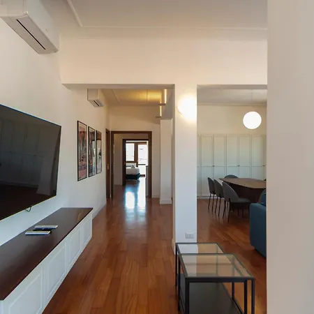 Apartament Cardinal Mistrangelo - Next To The Metro Station, Large And Comfortable Penthouse With Terrace *