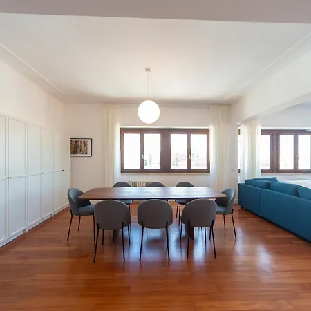 Apartament Cardinal Mistrangelo - Next To The Metro Station, Large And Comfortable Penthouse With Terrace Rzym