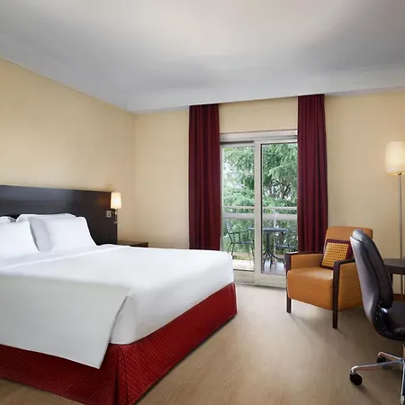 Courtyard By Marriott Central Park