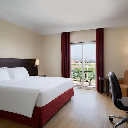 Hotel Courtyard By Marriott Central Park Rome