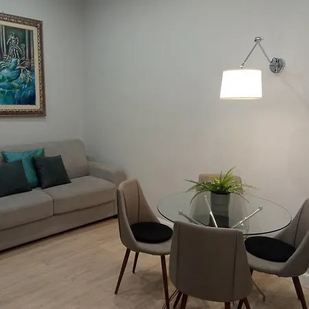 Daire Fontana Di Trevi - Historic Center Apartment Roma