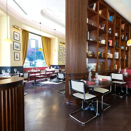 U-visionary Hotel 4*