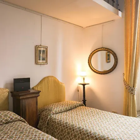 Apartment D'epoca Colosseo Art Gallery Rome