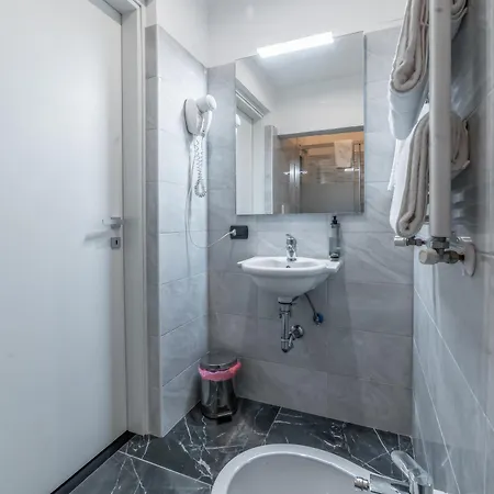 Bed & Breakfast In - Termini Train Station