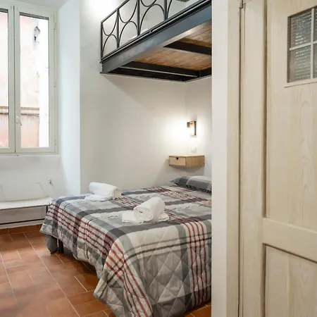 Domus Capocci - Rione Monti *