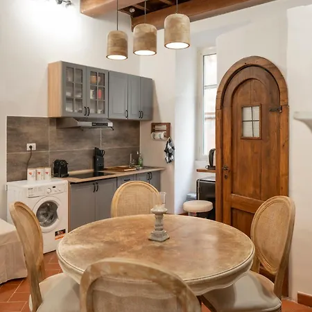 Domus Capocci - Rione Monti Apartment *