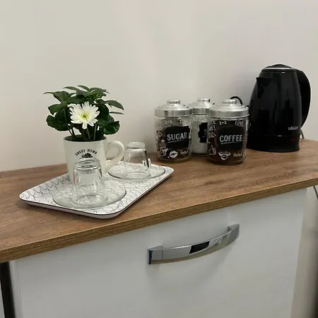 - Garbatella Apartment *