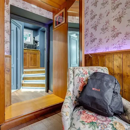 Stranger Pod Apartment *