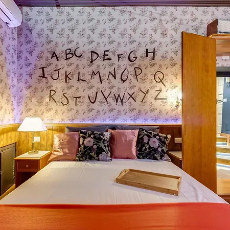 Stranger Pod Apartment *