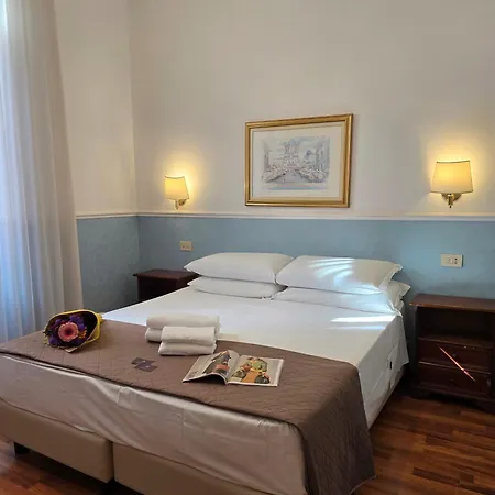 Hotel Porta Pia 3*