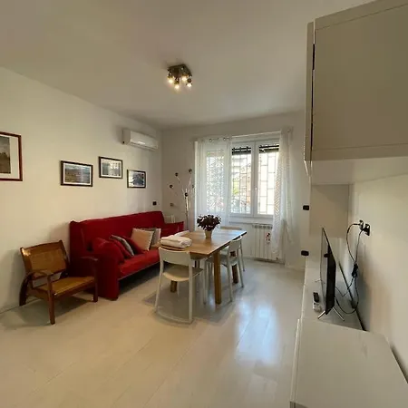 Spacious And Bright Apartament Rzym