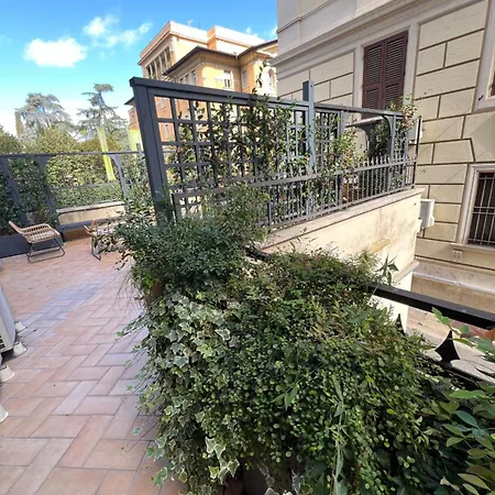 Savoia Design With Terrace - Center Apartment *