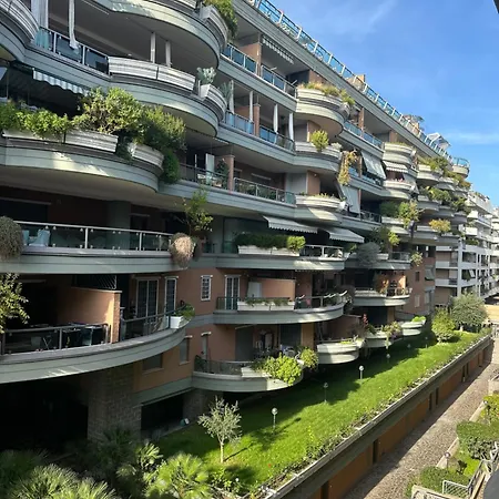 Luxury Apartment *