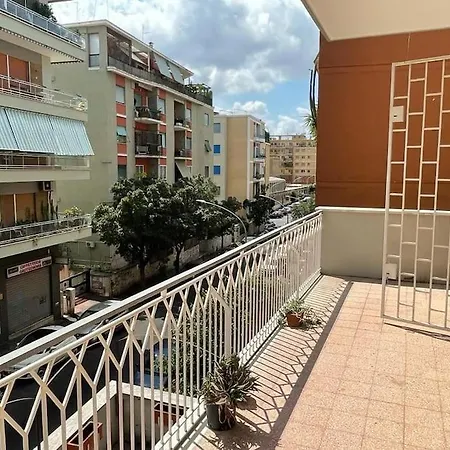 Johnny's Monkeys Apartment *