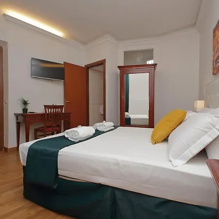 Romulus Affittacamere 3*