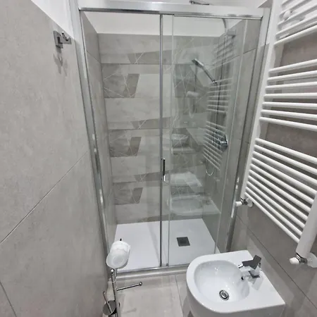 Relux Pretoria Guest house *