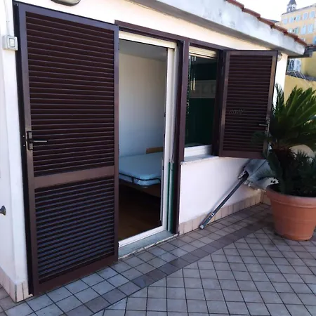 Homestay Magic Trastevere On Roof Terrace Rome