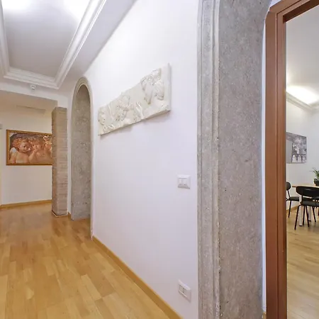 Romulus Affittacamere 3*