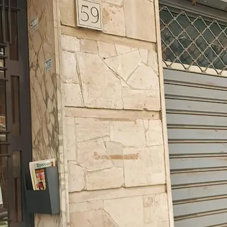 Le Quattro Lune, Centro * Rome
