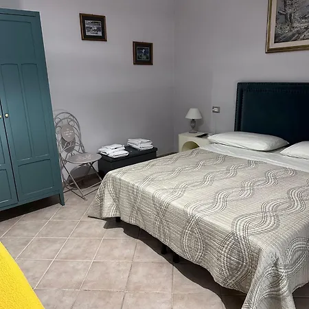 Le Quattro Lune, Centro Bed & Breakfast Rome
