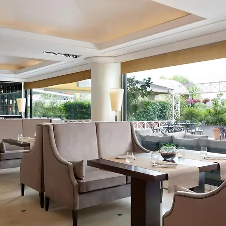 Courtyard By Marriott Central Park 4* Rome