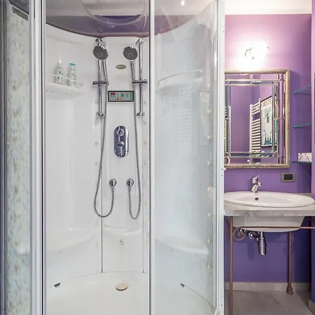 Апартаменты Spacious 4 Bdr With Parking Рим
