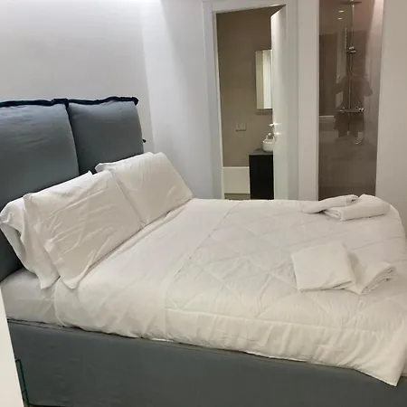 Apartamento Manzoni Bilocale Con Doppi Servizi Piano Terra *