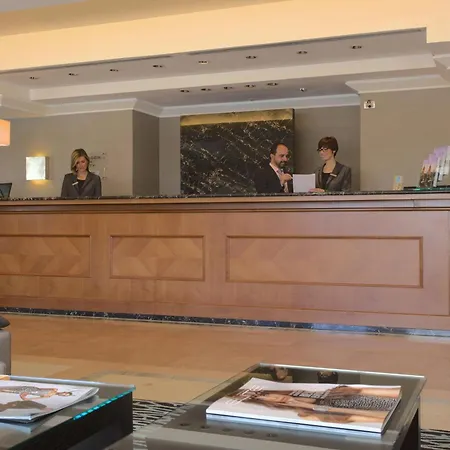 Courtyard By Marriott Central Park 4*