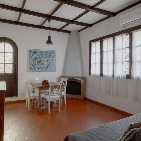 Borgo Pio Apartment