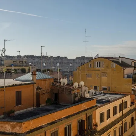Colosseo Flats And Penthouse Apartman