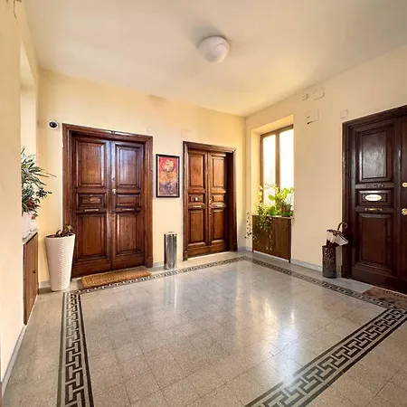 Piramide 2 Bedrooms & 2 Bathrooms Apartment Rome