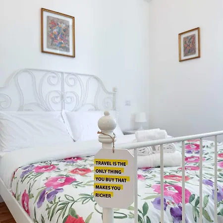 Piramide 2 Bedrooms & 2 Bathrooms Apartment Rome