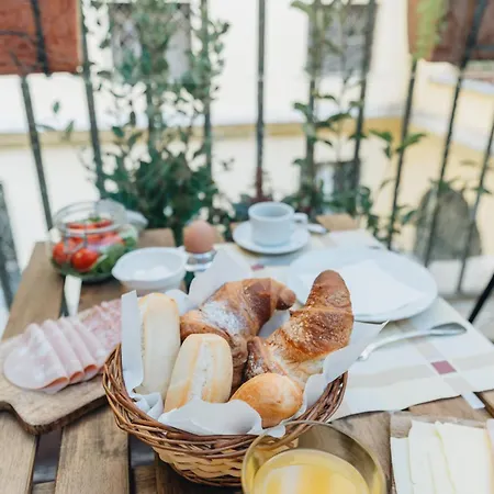 Le Clarisse Pantheon Hotel