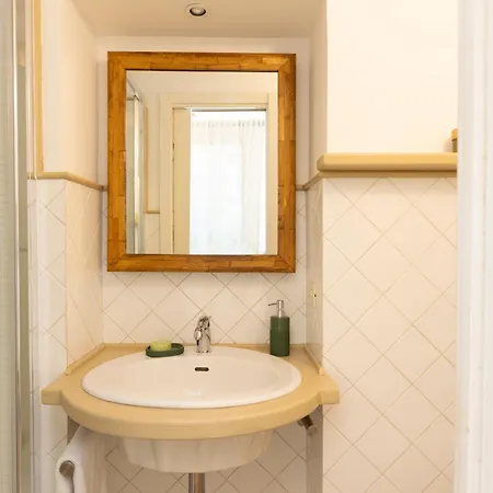 The Orange Garden Apartment *