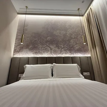 Lumi Rome