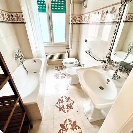 Realty Company Vittoria Apartment