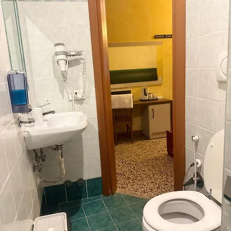 Grand Gaeta Guest house Rome