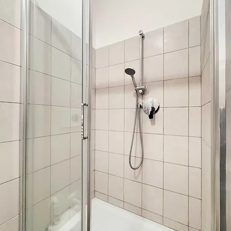 Apartment Piramide 2 Bedrooms & 2 Bathrooms *