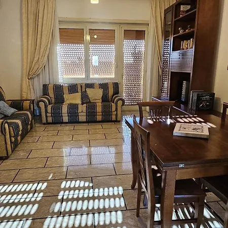 Australian House - Bufalotta Apartment *