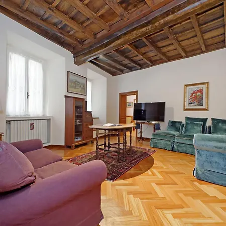 Leutari Apartment *