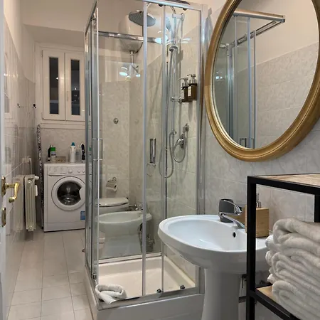 Pietra Apartment,colosseo *