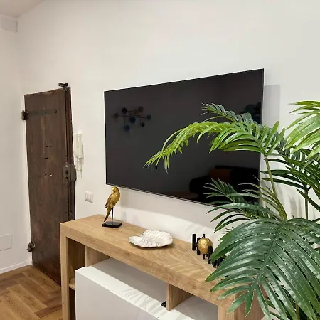 Trastevere Lungaretta, Apartment *