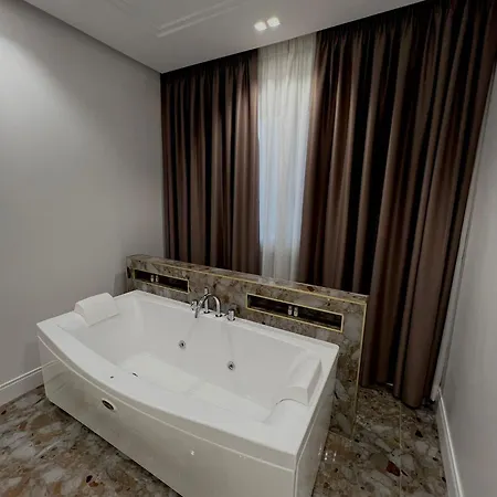 Golden House Cinecitta Guest house Rome