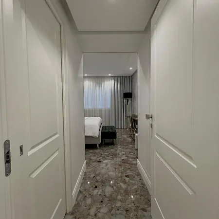 Guest house Golden House Cinecitta Rome