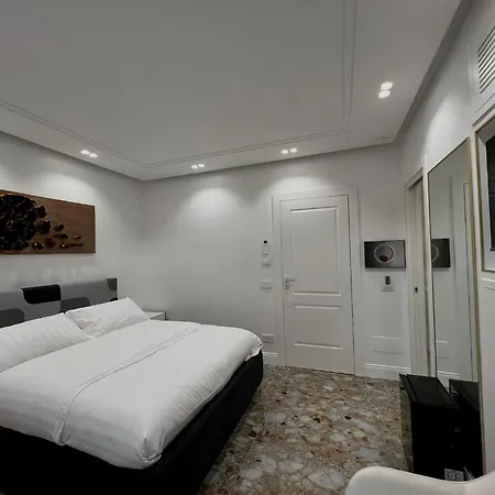 Golden House Cinecitta Guest house Rome