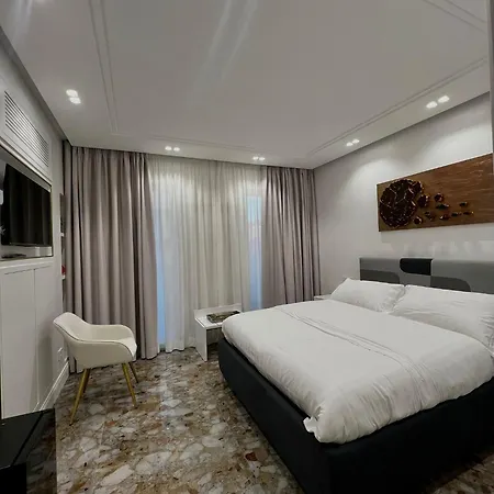 Golden House Cinecitta Guest house Rome