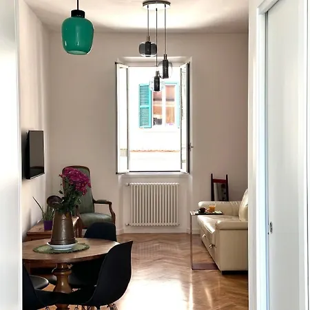 Bright House Apartment *