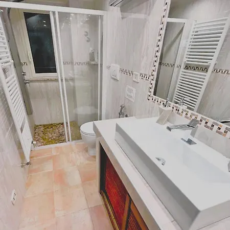 Realty Company Pantheon * Roma